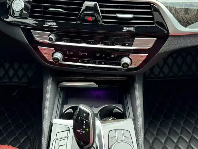 BMW 5 Series — Фото автомобиля 7