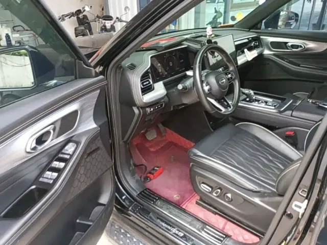 GAC Trumpchi GS8 — Фото автомобиля 15
