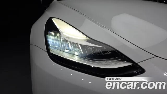 Tesla Model Y — Фото автомобиля 22