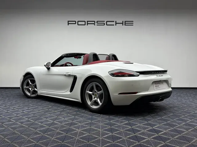 Porsche 718 — Фото автомобиля 12
