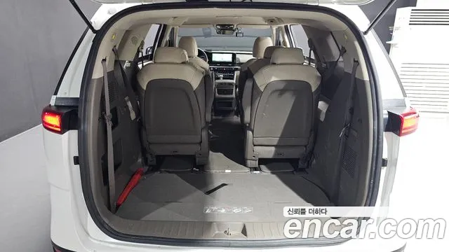 Kia Carnival Generation 4 — Фото автомобиля 26