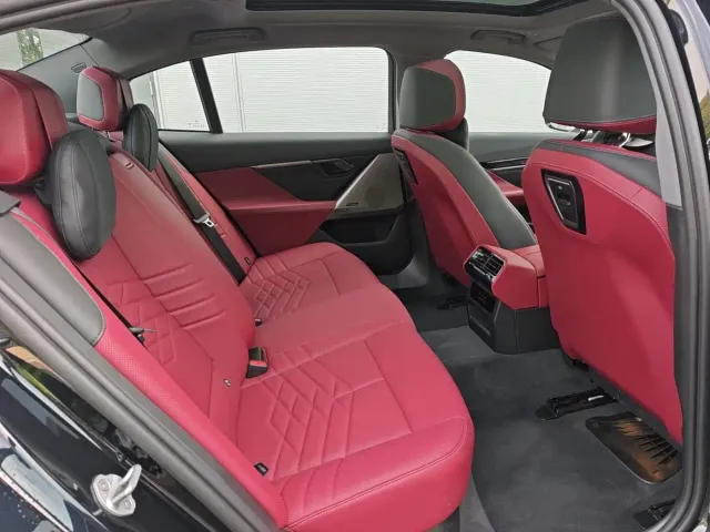 BMW i5 — Фото автомобиля 6