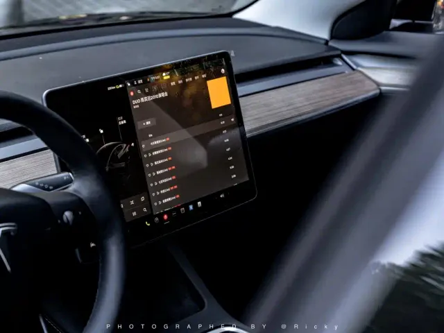 Tesla Model 3 — Фото автомобиля 7