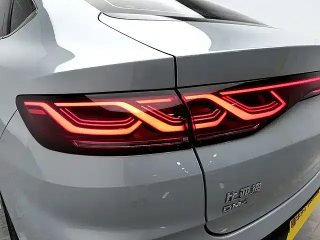 BYD Qin L — Фото автомобиля 18