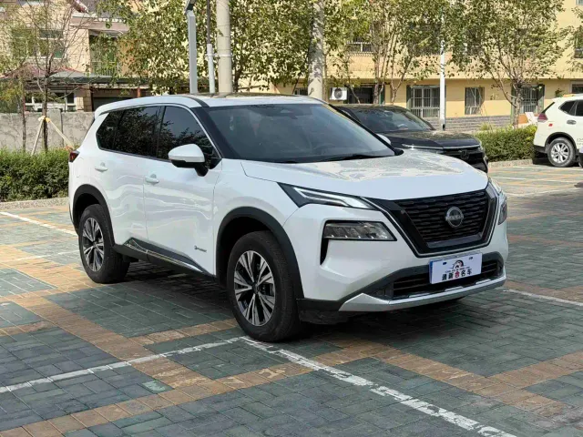 Nissan X-Trail — Фото автомобиля 3