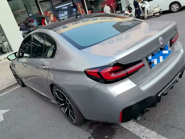 BMW M5 — Фото автомобиля 7