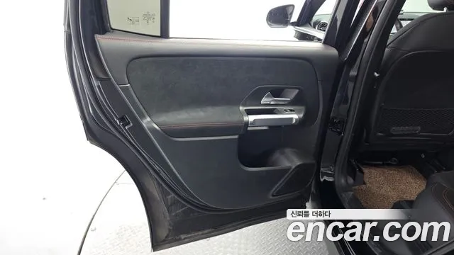 Mercedes-Benz GLB-Class — Фото автомобиля 14