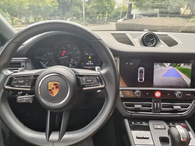 Porsche Macan — Фото автомобиля 14