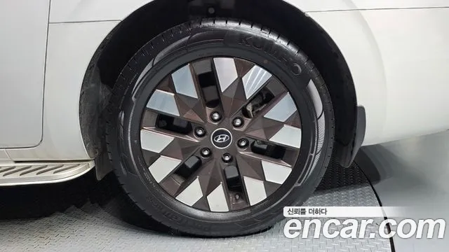 Hyundai Staria Staria 4WD Lounge 9 мест — Фото автомобиля 20