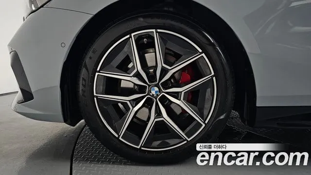 BMW 5-Series — Фото автомобиля 4