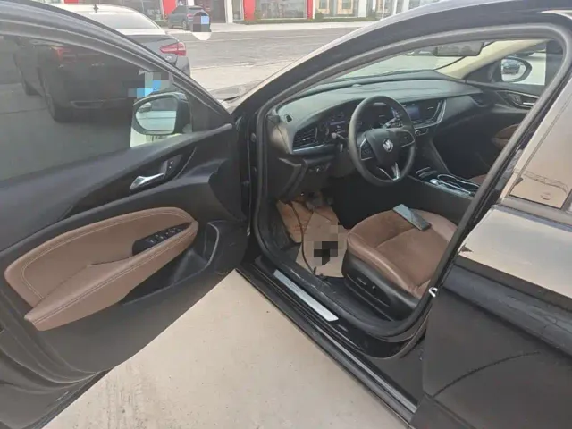 Buick Regal — Фото автомобиля 11