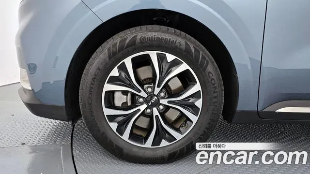 Kia Carnival — Фото автомобиля 5