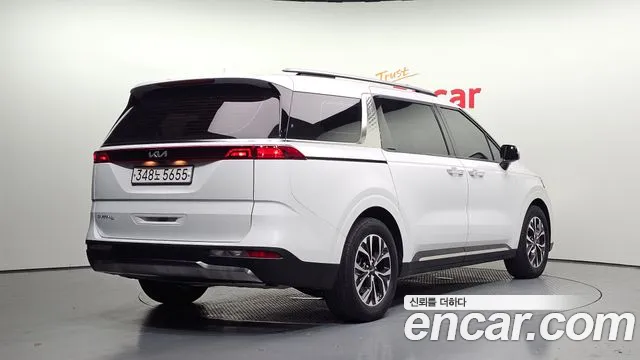 Kia Carnival Generation 4 — Фото автомобиля 2