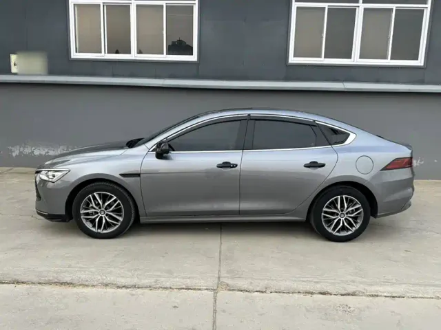 BYD Qin PLUS — Фото автомобиля 19