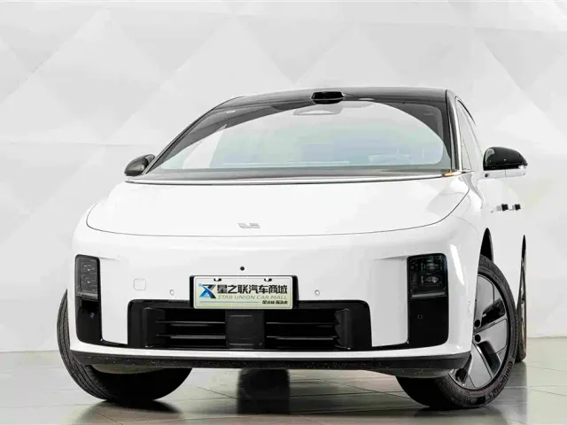 Li Auto Li i8 2025 Standard Edition — Фото автомобиля 3
