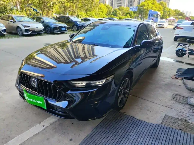 Фотография автомобиля — Honda Inspire Hybrid