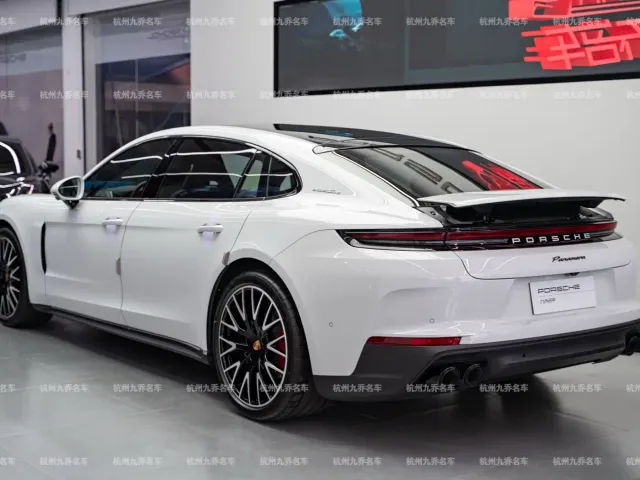 Porsche Panamera — Фото автомобиля 5