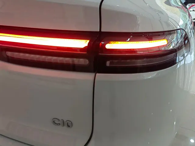 Leapmotor C10 — Фото автомобиля 12