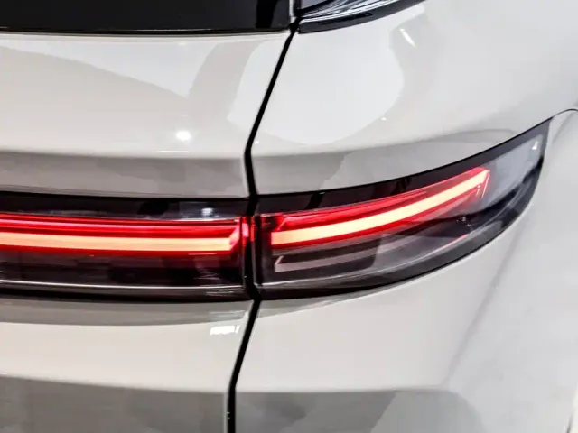 Li Auto i8 — Фото автомобиля 24
