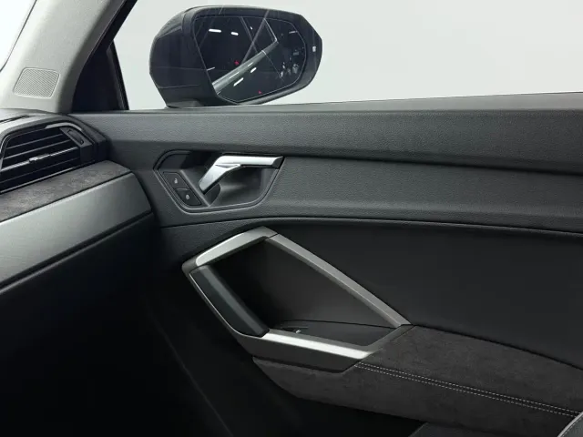 Audi Q3 — Фото автомобиля 14
