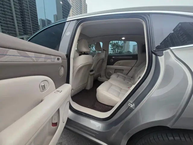 IM Motors LS6 — Фото автомобиля 6