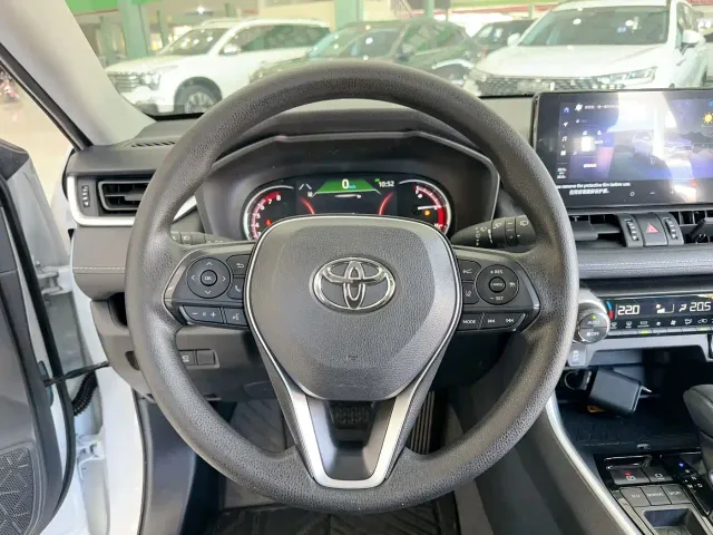 Toyota RAV4 — Фото автомобиля 15