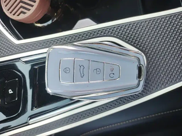 Geely Xingyue L — Фото автомобиля 8
