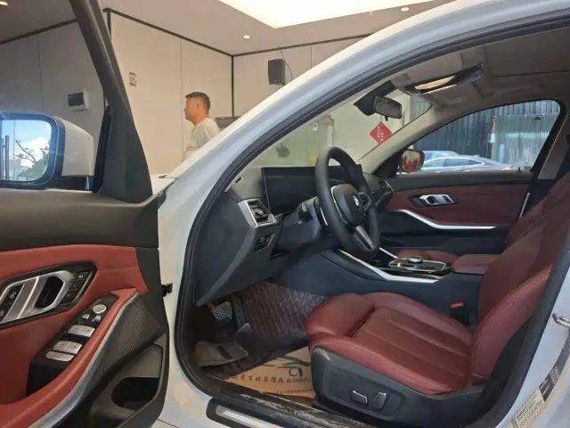 BMW 3 Series — Фото автомобиля 5