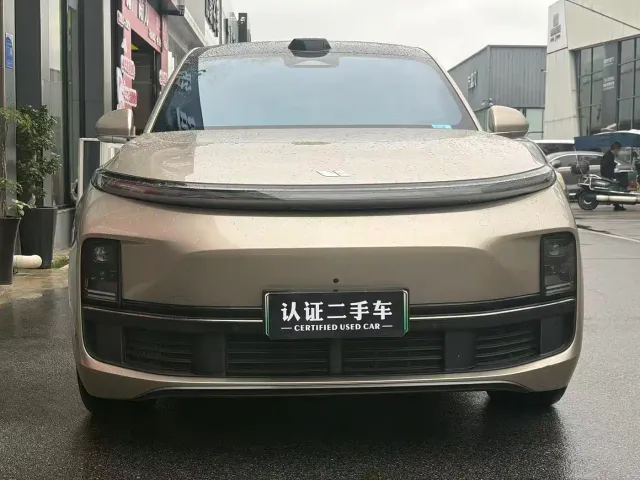 Li Auto L8 — Фото автомобиля 2