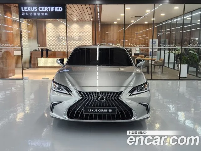 Lexus ES Generation 7 — Фото автомобиля 3