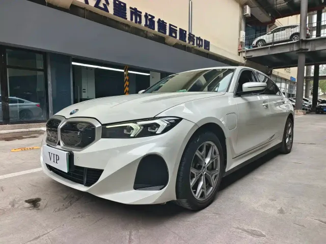 Фотография автомобиля — BMW i3
