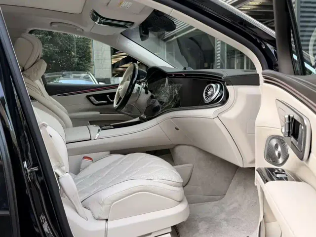Mercedes-Benz Maybach EQS SUV — Фото автомобиля 5
