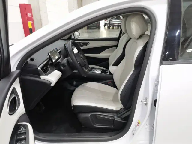 BYD Seal 05 DM-i — Фото автомобиля 10