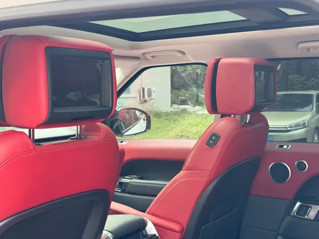 Land Rover Range Rover Sport 2022 3.0 L6 Gloss Black Edition — Фото автомобиля 17