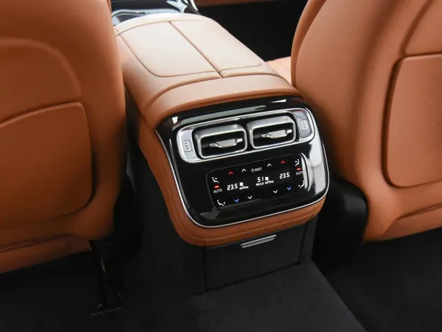 Mercedes-Benz S-Class — Фото автомобиля 13