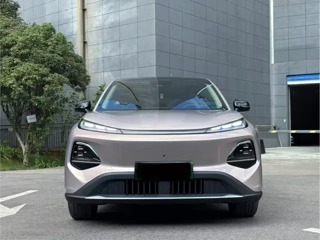 Changan Qiyuan Q05 — Фото автомобиля 2