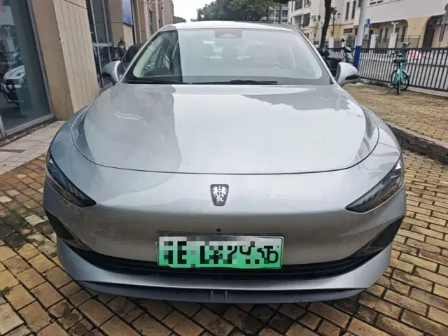 Roewe D7 — Фото автомобиля 2