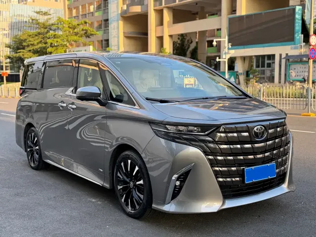 Toyota Alphard — Фото автомобиля 3