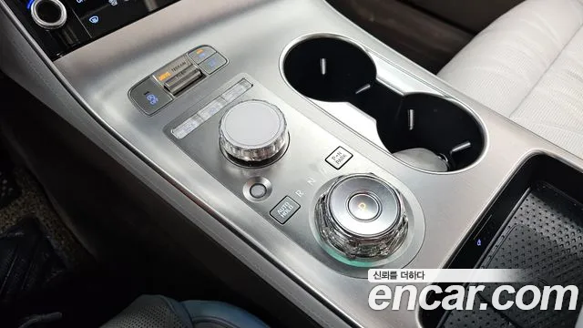 Genesis GV70 2.5T Бензин AWD — Фото автомобиля 9