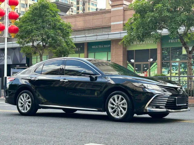 Toyota Camry — Фото автомобиля 3