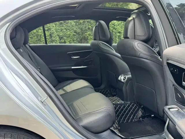 Mercedes-Benz C-Class — Фото автомобиля 10