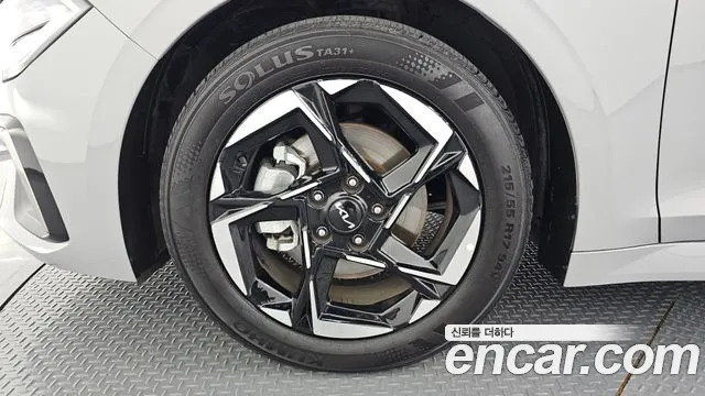 Kia K5 Новый K5 3 поколение 2.0 LPi(Для проката) — Фото автомобиля 5