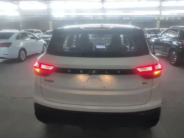 Geely Binyue — Фото автомобиля 5