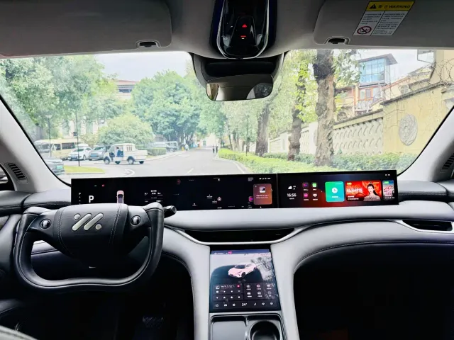 IM Motors LS6 — Фото автомобиля 18