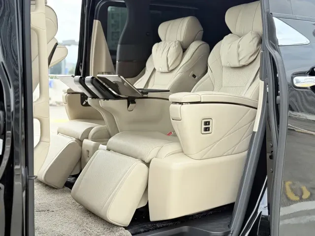 Toyota Vellfire — Фото автомобиля 5