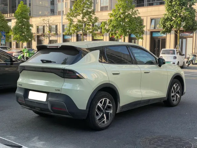 Changan Qiyuan Q05 — Фото автомобиля 4
