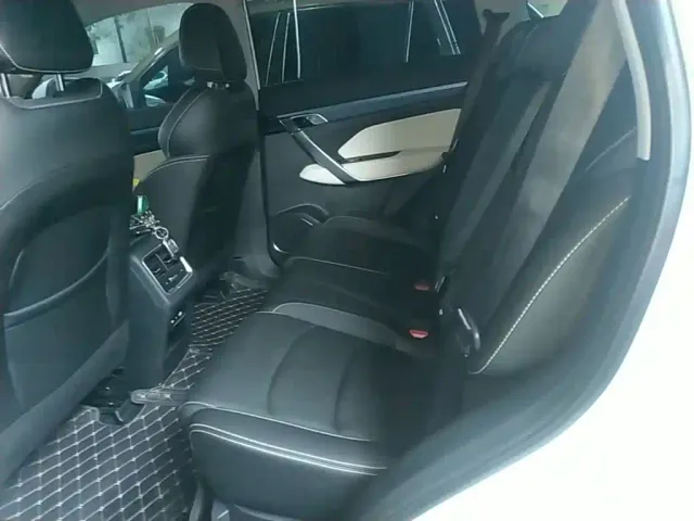 Geely Boyue — Фото автомобиля 16
