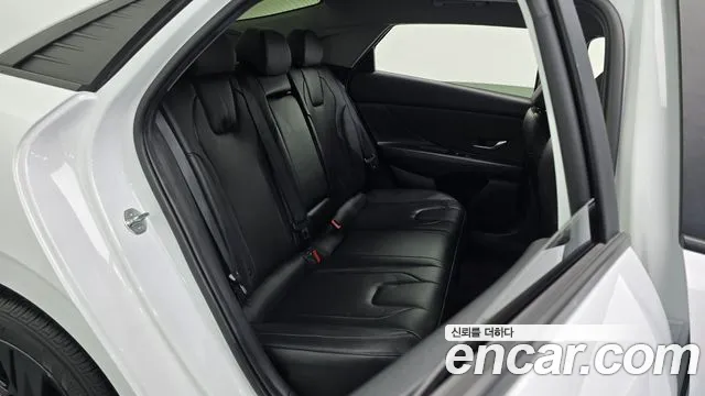 Hyundai Avante CN7 — Фото автомобиля 18