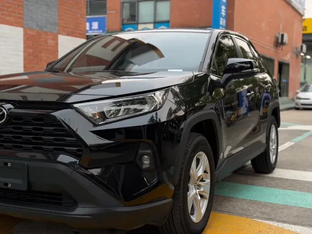 Toyota RAV4 — Фото автомобиля 30