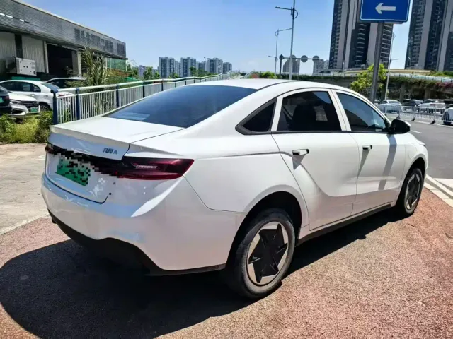 Geely Geometry A — Фото автомобиля 9